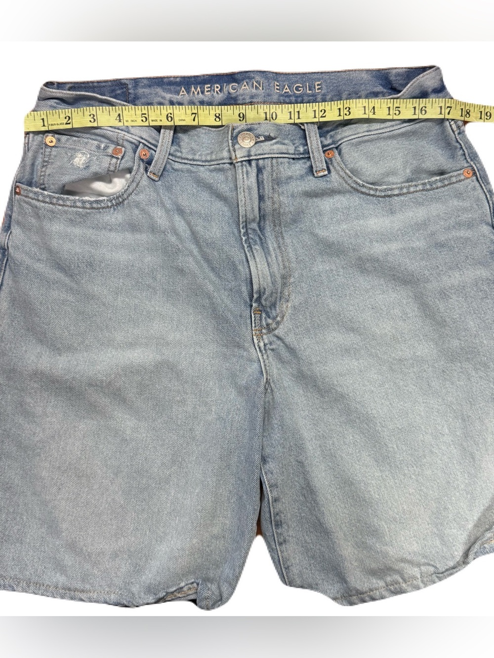 American Eagle Loose Jean Shorts Light Wash Distressed Denim Size 33 - Picture 11 of 16